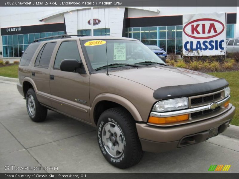 Sandalwood Metallic / Medium Gray 2002 Chevrolet Blazer LS 4x4