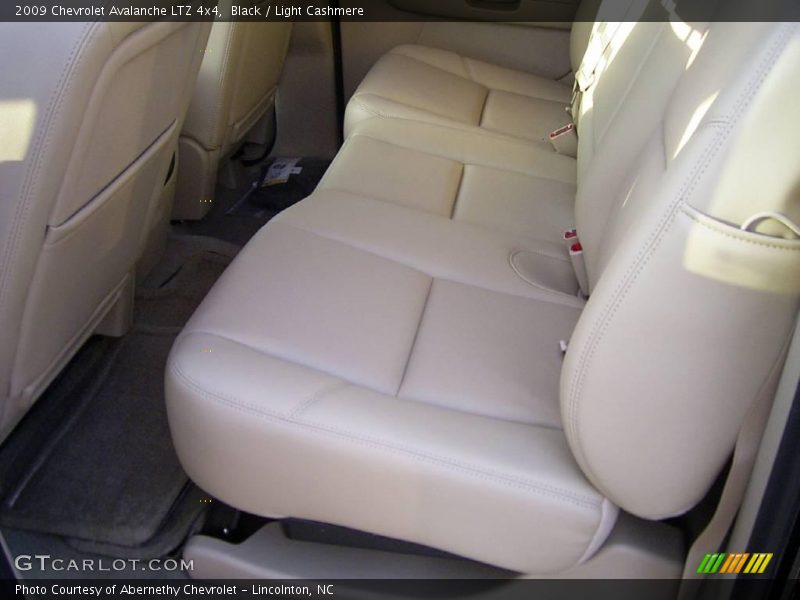 Black / Light Cashmere 2009 Chevrolet Avalanche LTZ 4x4