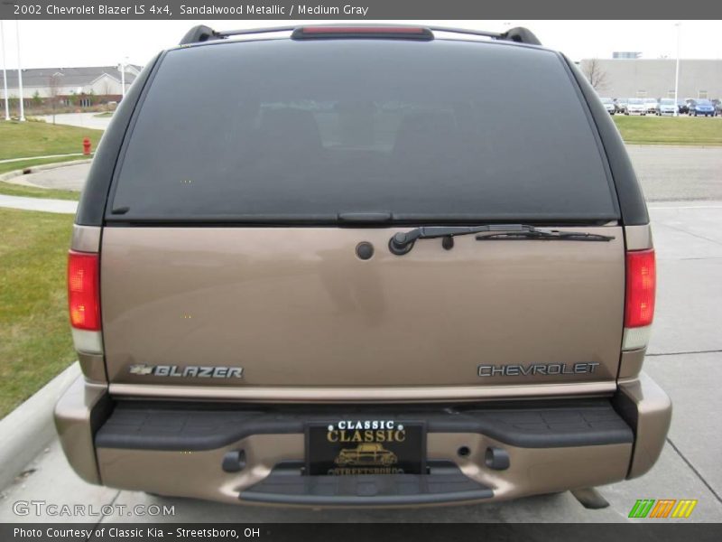 Sandalwood Metallic / Medium Gray 2002 Chevrolet Blazer LS 4x4