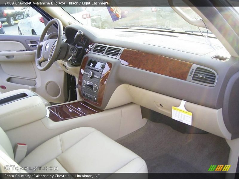 Black / Light Cashmere 2009 Chevrolet Avalanche LTZ 4x4