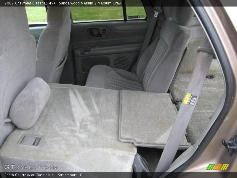 Sandalwood Metallic / Medium Gray 2002 Chevrolet Blazer LS 4x4