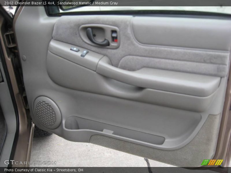 Sandalwood Metallic / Medium Gray 2002 Chevrolet Blazer LS 4x4