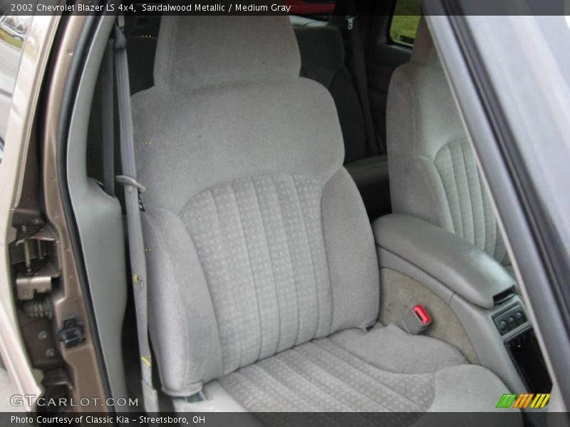 Sandalwood Metallic / Medium Gray 2002 Chevrolet Blazer LS 4x4