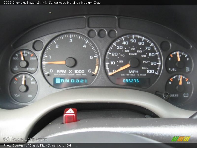 Sandalwood Metallic / Medium Gray 2002 Chevrolet Blazer LS 4x4