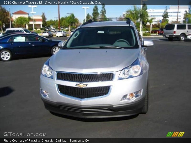 Silver Ice Metallic / Dark Gray/Light Gray 2010 Chevrolet Traverse LT