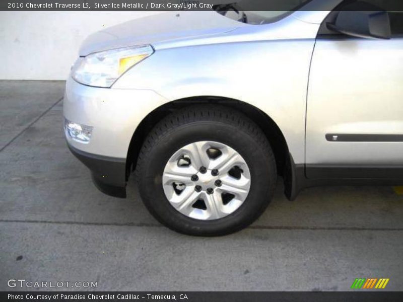 Silver Ice Metallic / Dark Gray/Light Gray 2010 Chevrolet Traverse LS