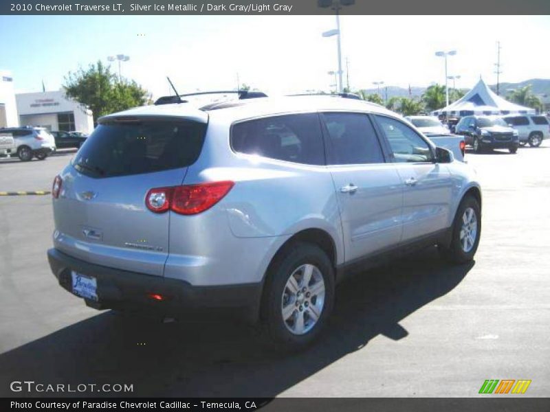 Silver Ice Metallic / Dark Gray/Light Gray 2010 Chevrolet Traverse LT