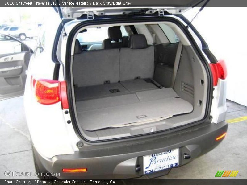 Silver Ice Metallic / Dark Gray/Light Gray 2010 Chevrolet Traverse LT