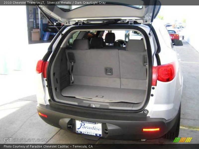 Silver Ice Metallic / Dark Gray/Light Gray 2010 Chevrolet Traverse LT