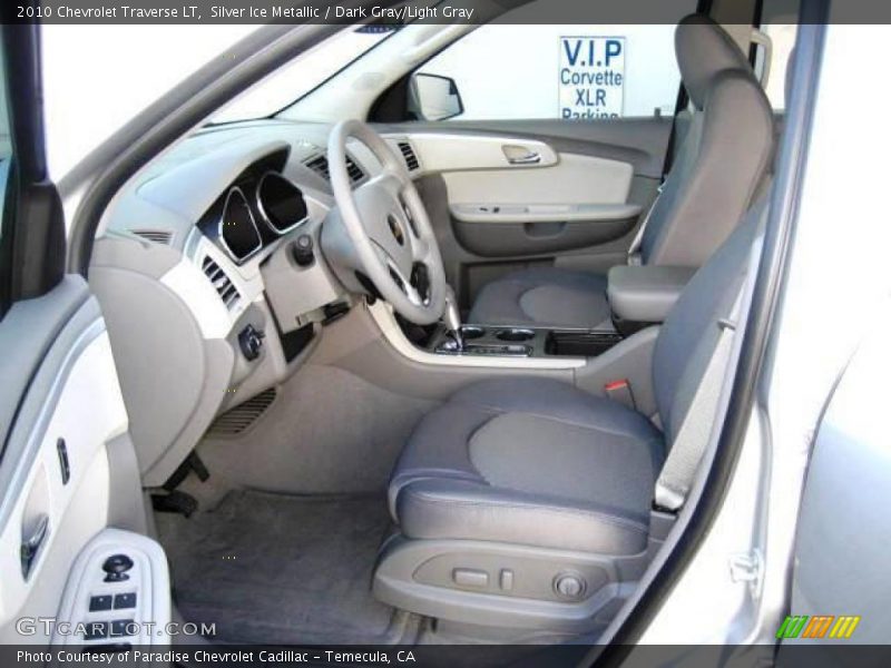 Silver Ice Metallic / Dark Gray/Light Gray 2010 Chevrolet Traverse LT