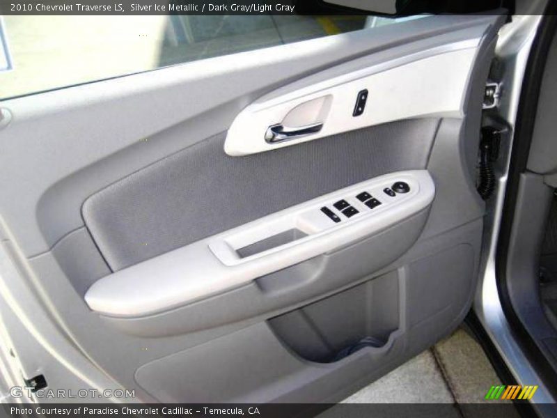 Silver Ice Metallic / Dark Gray/Light Gray 2010 Chevrolet Traverse LS