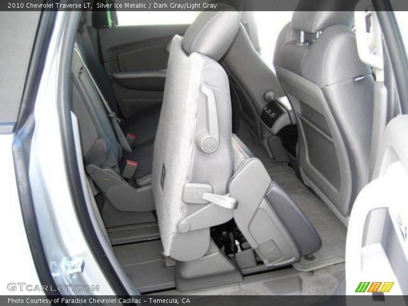 Silver Ice Metallic / Dark Gray/Light Gray 2010 Chevrolet Traverse LT