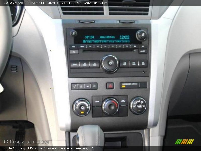 Silver Ice Metallic / Dark Gray/Light Gray 2010 Chevrolet Traverse LT
