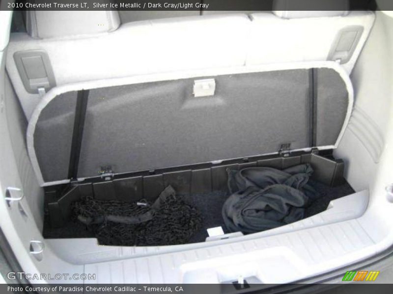 Silver Ice Metallic / Dark Gray/Light Gray 2010 Chevrolet Traverse LT