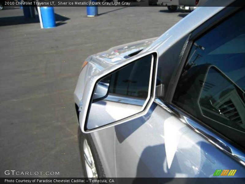 Silver Ice Metallic / Dark Gray/Light Gray 2010 Chevrolet Traverse LT