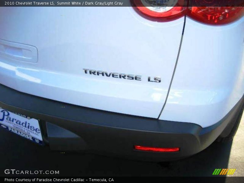 Summit White / Dark Gray/Light Gray 2010 Chevrolet Traverse LS