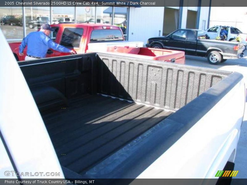 Summit White / Dark Charcoal 2005 Chevrolet Silverado 2500HD LS Crew Cab 4x4