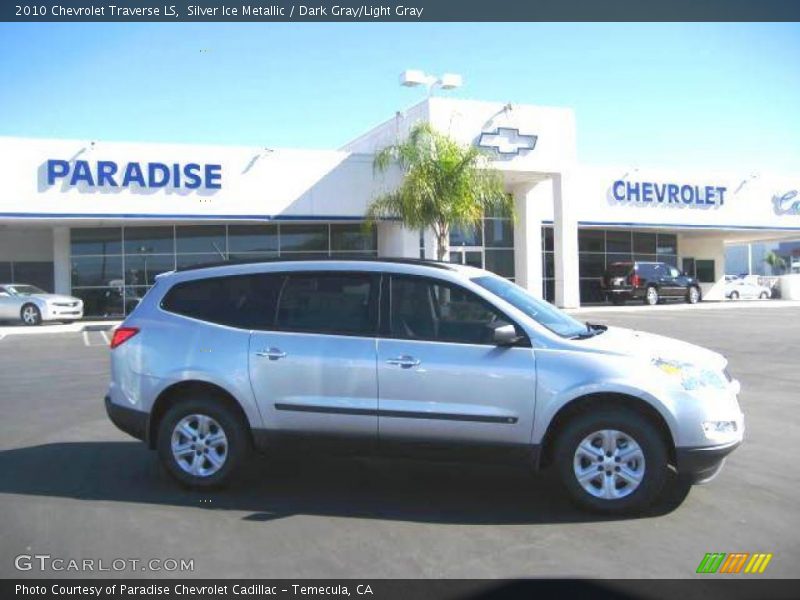 Silver Ice Metallic / Dark Gray/Light Gray 2010 Chevrolet Traverse LS
