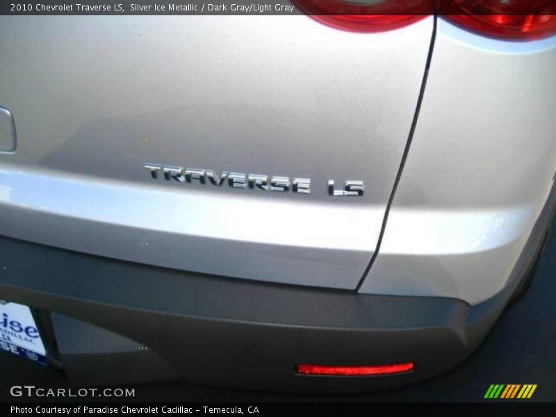 Silver Ice Metallic / Dark Gray/Light Gray 2010 Chevrolet Traverse LS