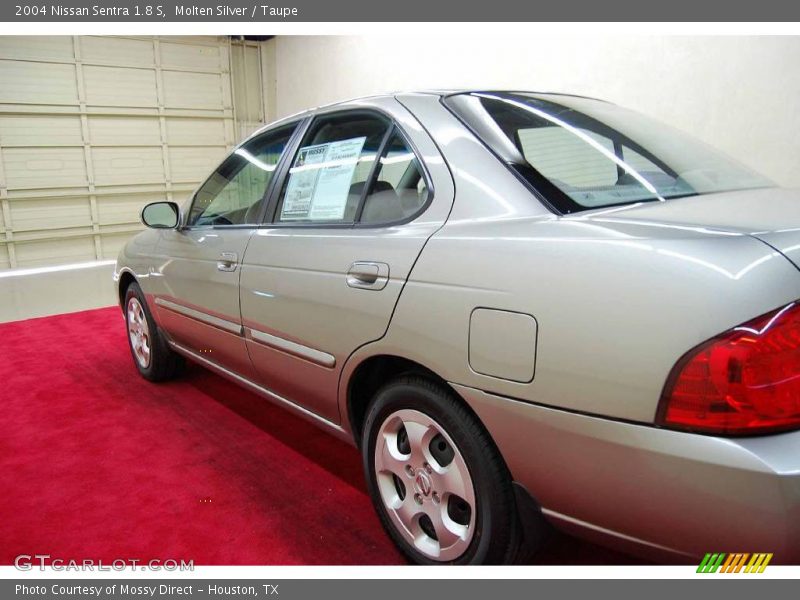 Molten Silver / Taupe 2004 Nissan Sentra 1.8 S
