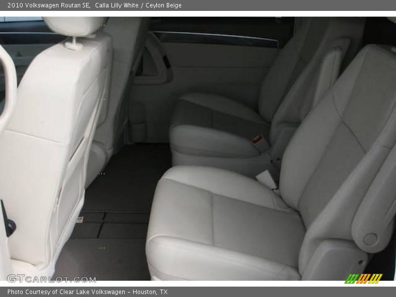 Calla Lilly White / Ceylon Beige 2010 Volkswagen Routan SE