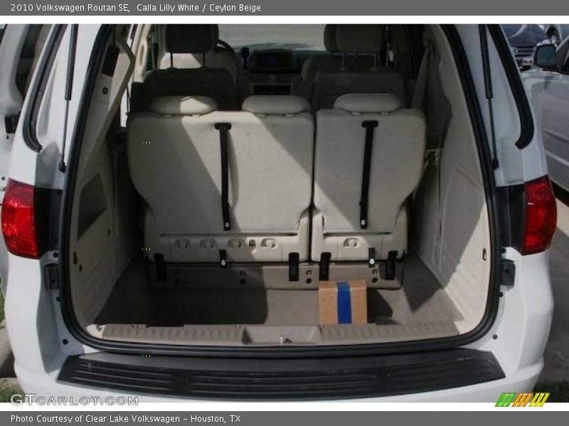 Calla Lilly White / Ceylon Beige 2010 Volkswagen Routan SE