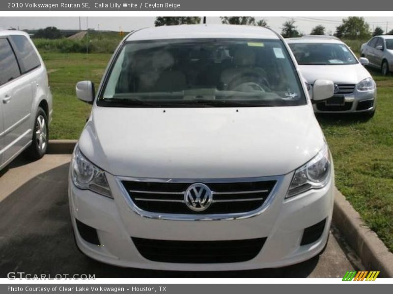 Calla Lilly White / Ceylon Beige 2010 Volkswagen Routan SE