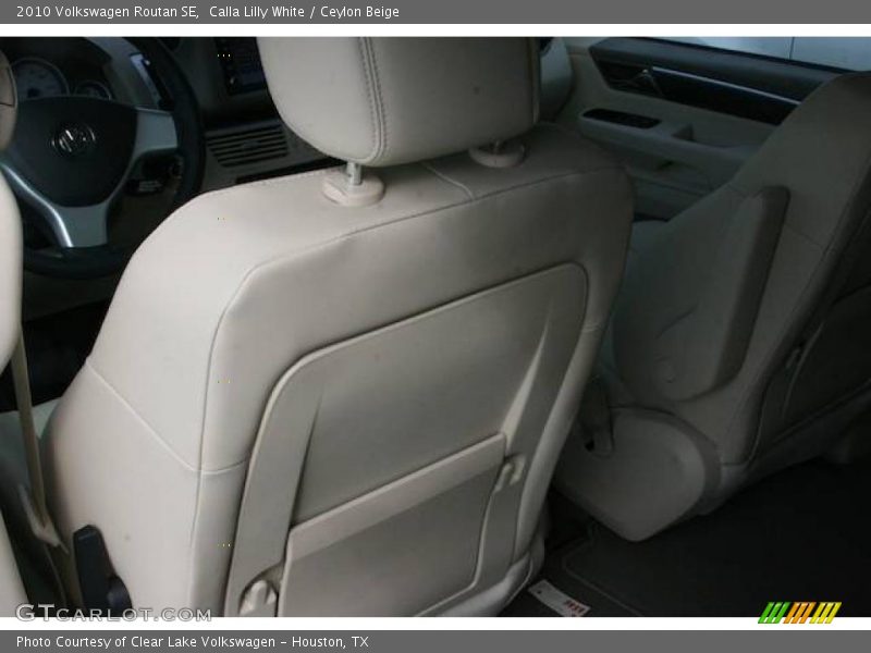 Calla Lilly White / Ceylon Beige 2010 Volkswagen Routan SE