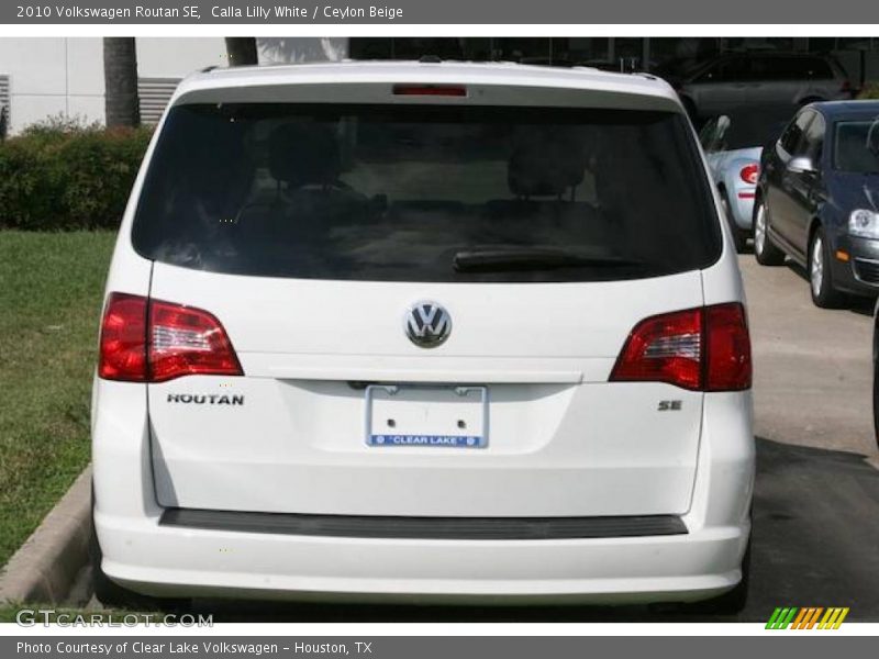 Calla Lilly White / Ceylon Beige 2010 Volkswagen Routan SE