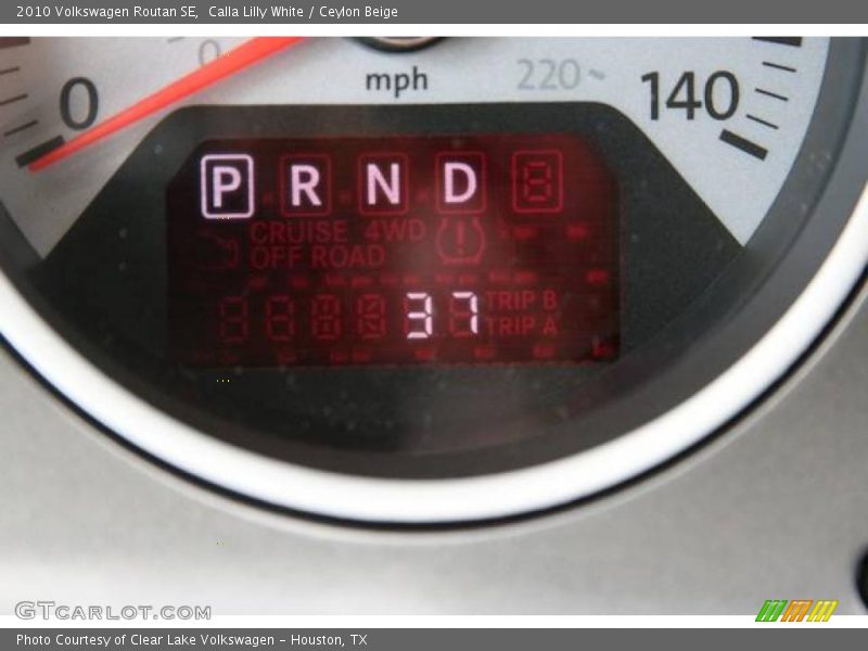 Calla Lilly White / Ceylon Beige 2010 Volkswagen Routan SE