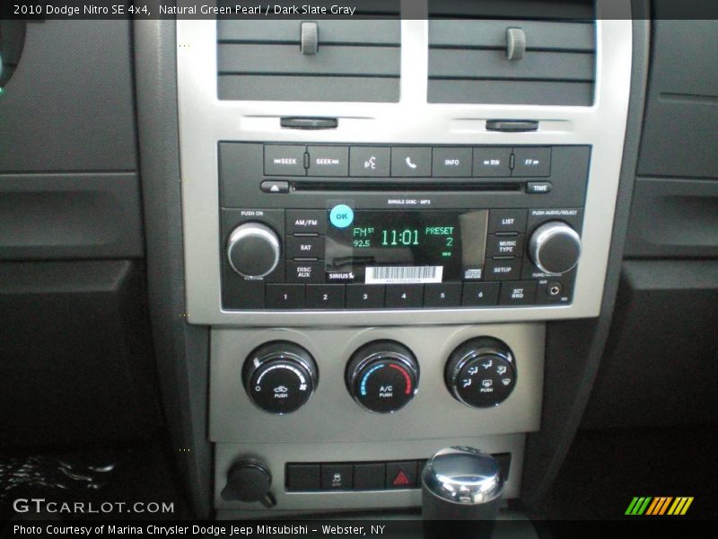 Natural Green Pearl / Dark Slate Gray 2010 Dodge Nitro SE 4x4