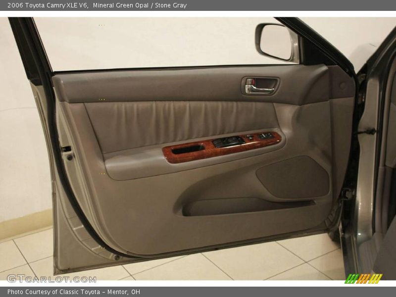 Mineral Green Opal / Stone Gray 2006 Toyota Camry XLE V6