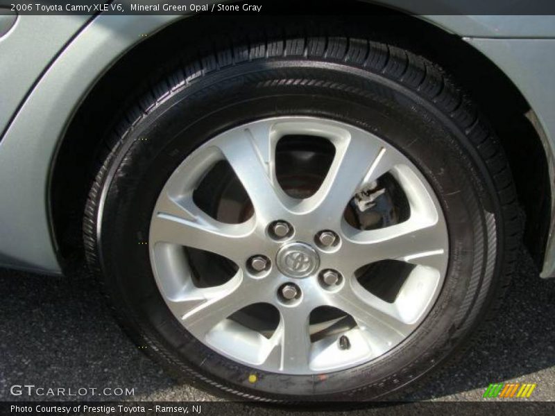 Mineral Green Opal / Stone Gray 2006 Toyota Camry XLE V6