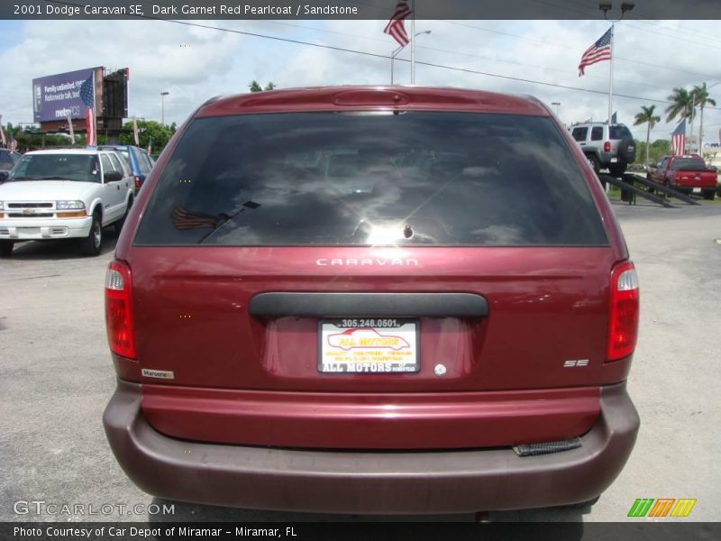 Dark Garnet Red Pearlcoat / Sandstone 2001 Dodge Caravan SE