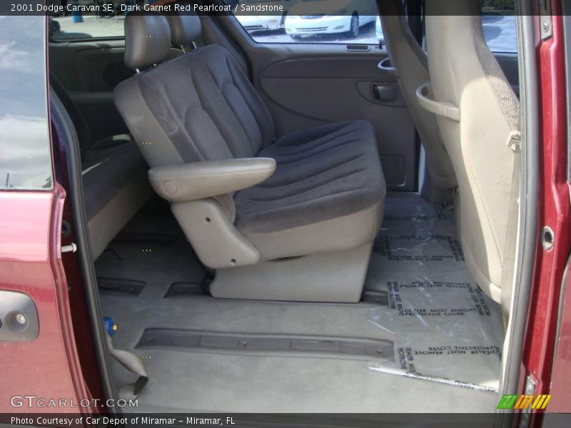 Dark Garnet Red Pearlcoat / Sandstone 2001 Dodge Caravan SE