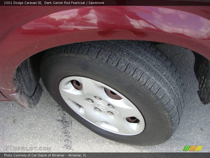 Dark Garnet Red Pearlcoat / Sandstone 2001 Dodge Caravan SE