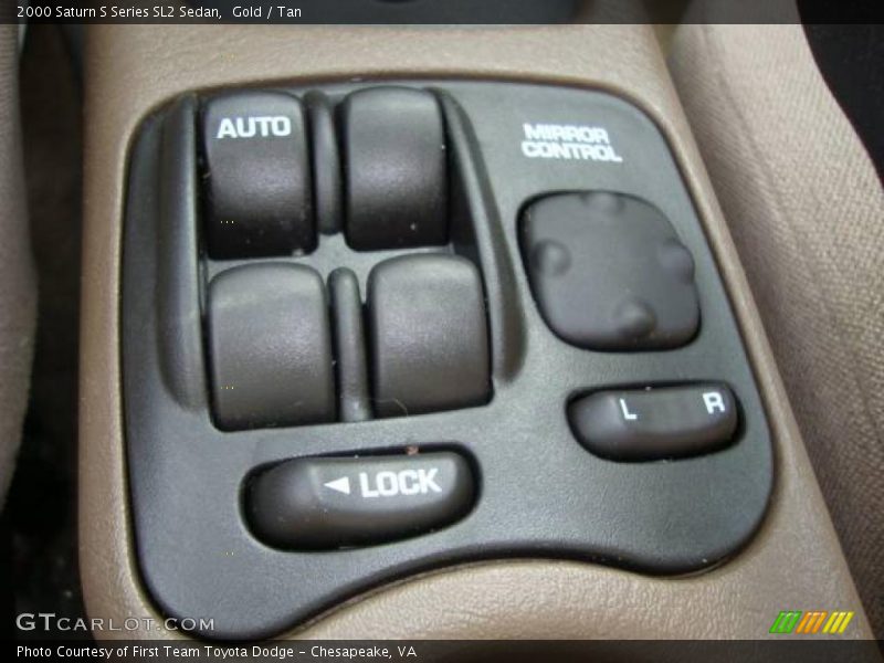 Gold / Tan 2000 Saturn S Series SL2 Sedan