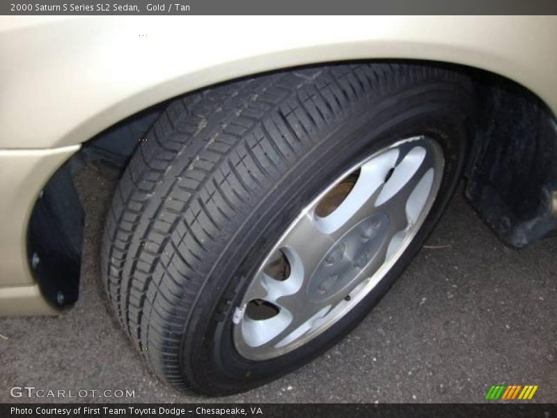 Gold / Tan 2000 Saturn S Series SL2 Sedan