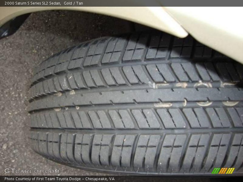 Gold / Tan 2000 Saturn S Series SL2 Sedan