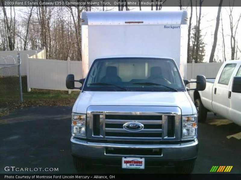 Oxford White / Medium Flint 2009 Ford E Series Cutaway E350 Commercial Moving Truck