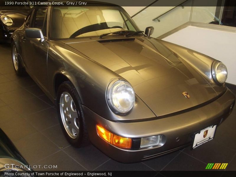 Grey / Grey 1990 Porsche 911 Carrera Coupe