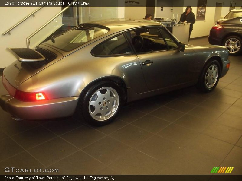 Grey / Grey 1990 Porsche 911 Carrera Coupe