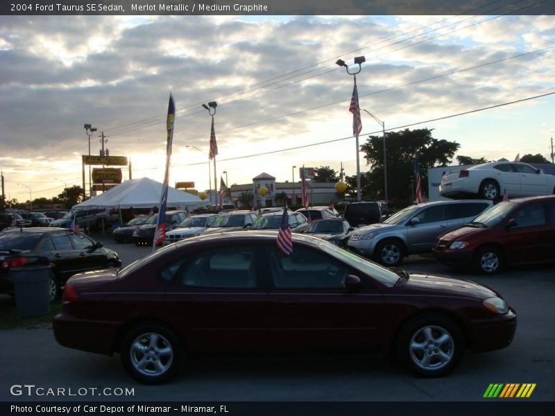 Merlot Metallic / Medium Graphite 2004 Ford Taurus SE Sedan