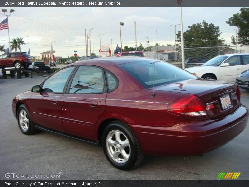 Merlot Metallic / Medium Graphite 2004 Ford Taurus SE Sedan