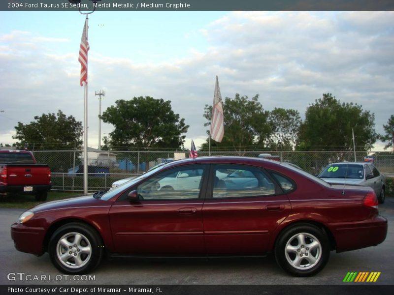 Merlot Metallic / Medium Graphite 2004 Ford Taurus SE Sedan