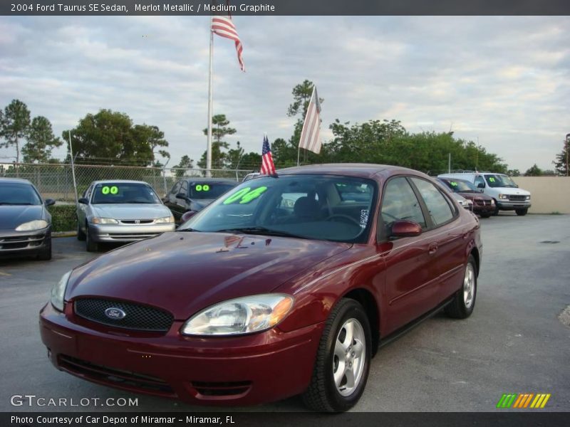 Merlot Metallic / Medium Graphite 2004 Ford Taurus SE Sedan