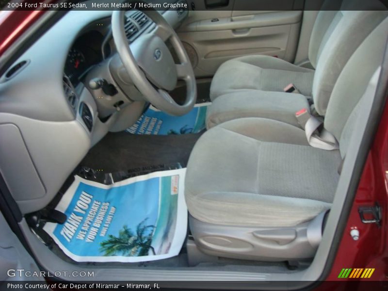 Merlot Metallic / Medium Graphite 2004 Ford Taurus SE Sedan