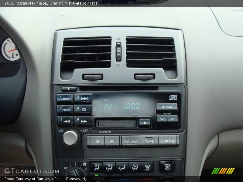 Sterling Mist Metallic / Frost 2001 Nissan Maxima SE