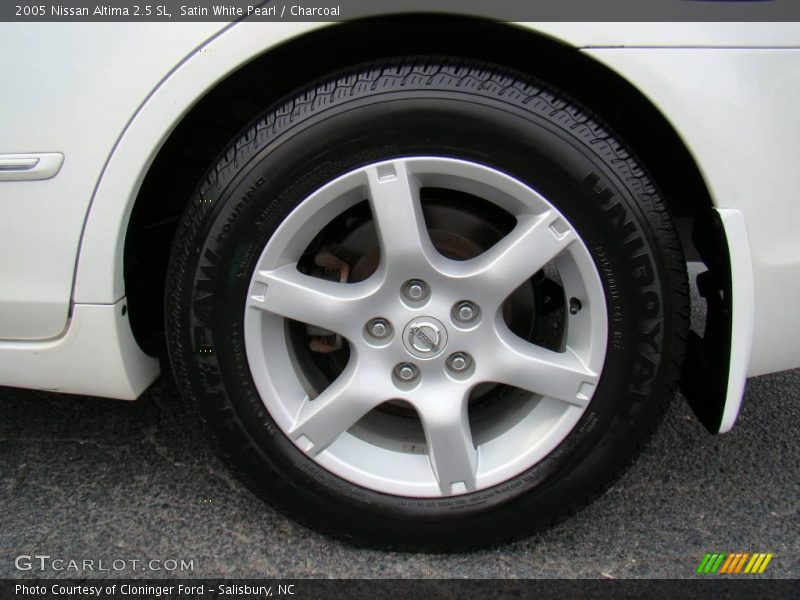 Satin White Pearl / Charcoal 2005 Nissan Altima 2.5 SL