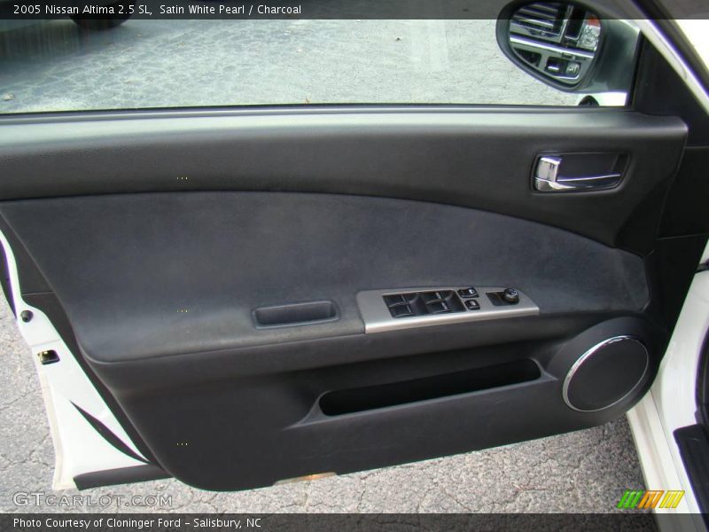 Satin White Pearl / Charcoal 2005 Nissan Altima 2.5 SL